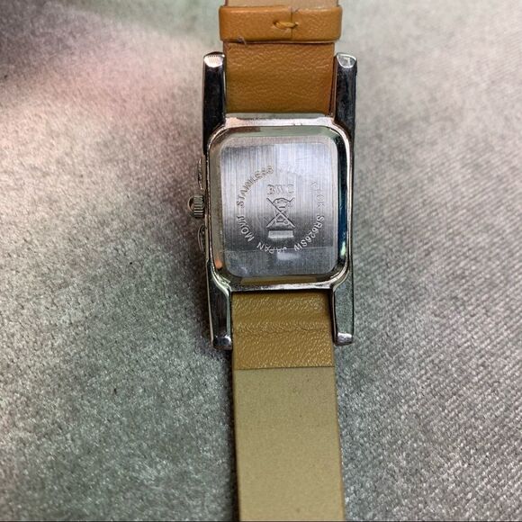 QUARTZ camel coloured rectangular crystal rhinestone trim watch - Picture 5 of 5